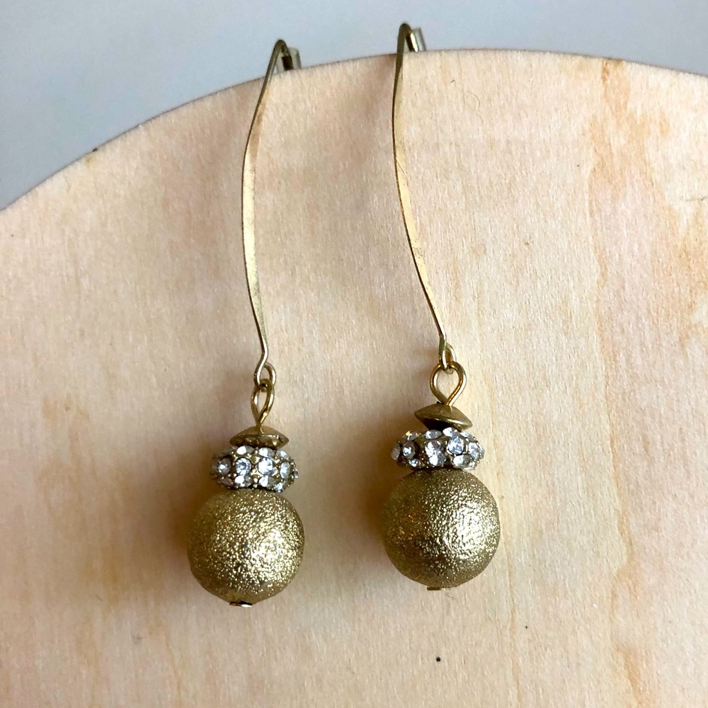 💗Super stylish gold (color) dangle earrings!!